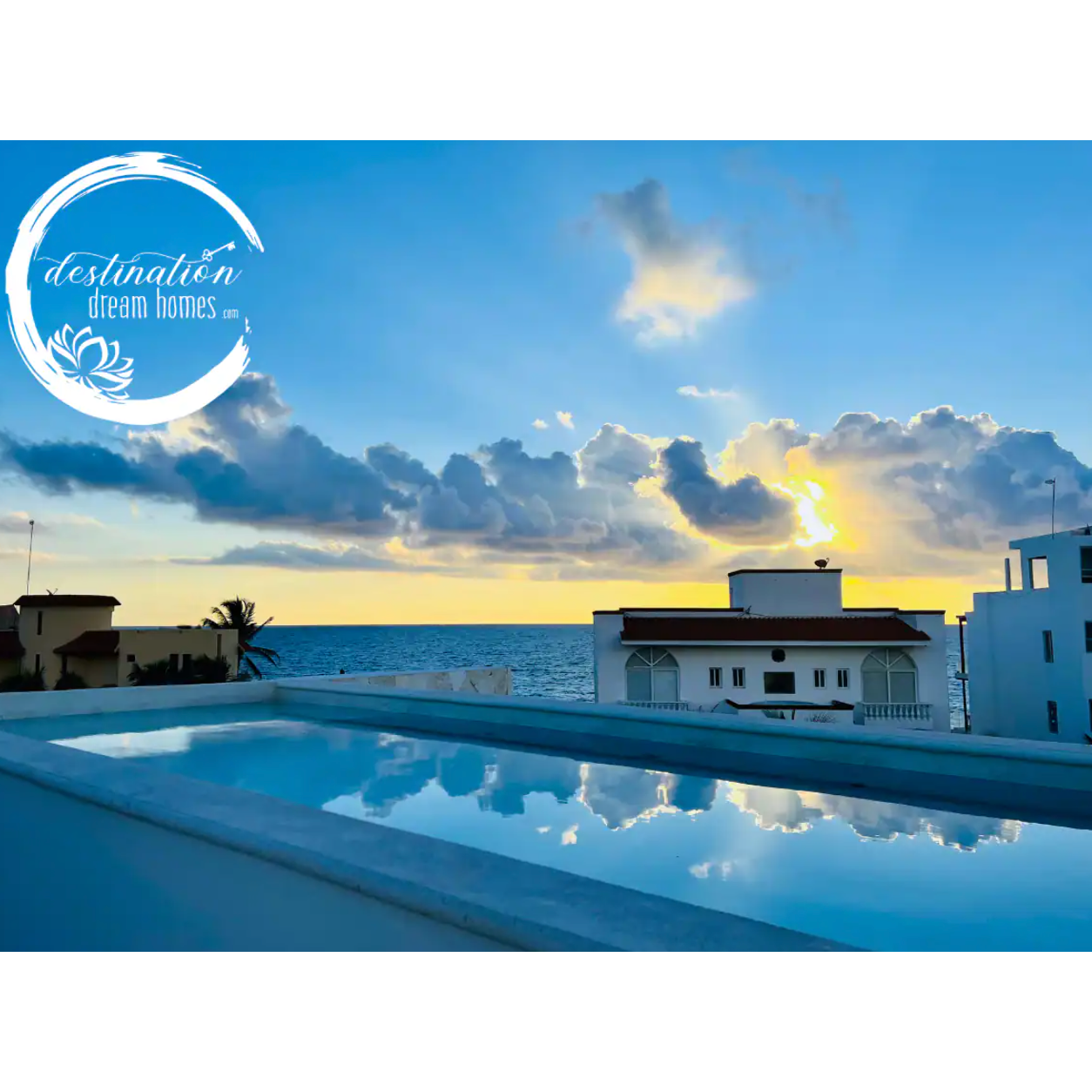 View of Seaside Penthouse! Rooftop Jacuzzi & Ocean Views! – Xplorer Pass™