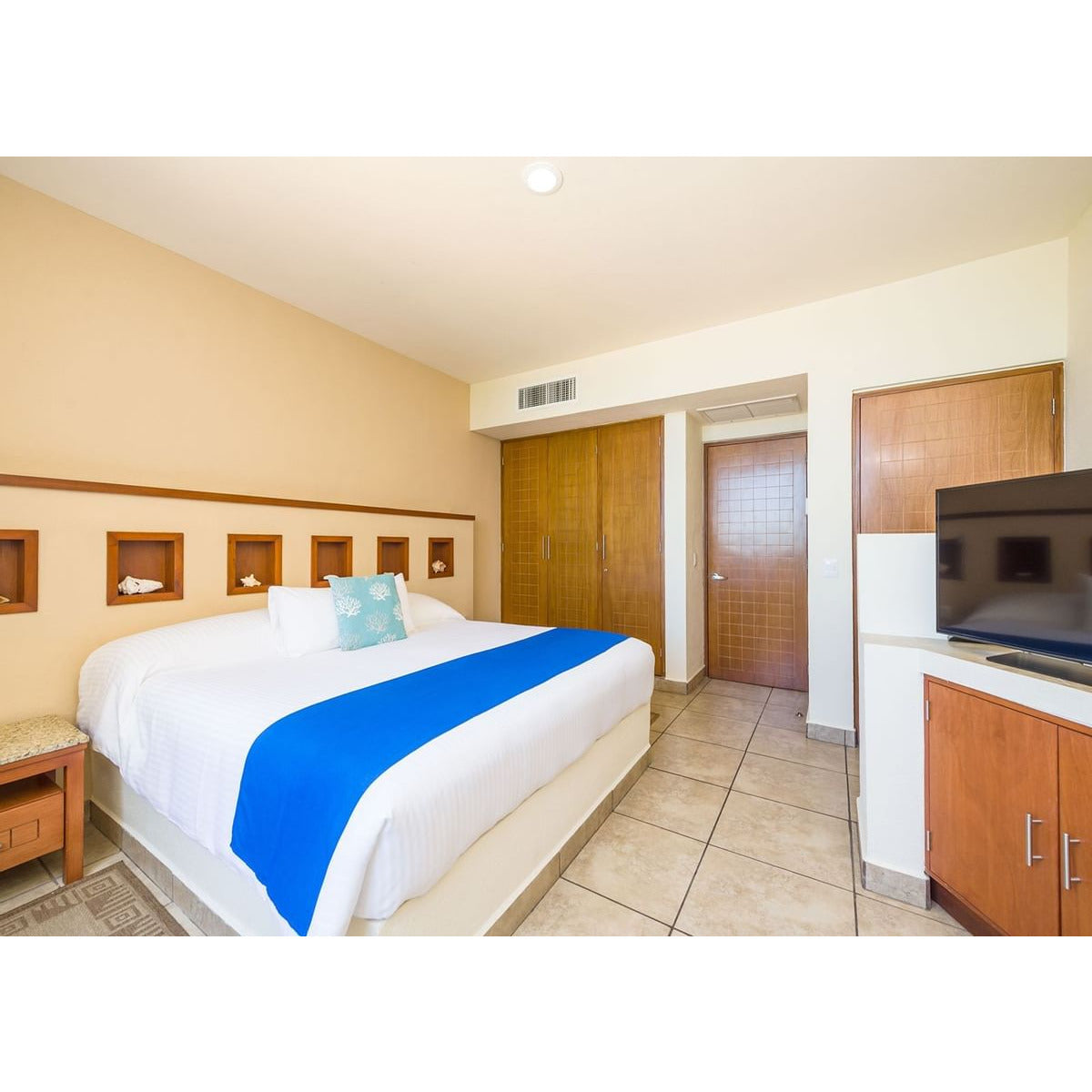 Ixchel Beach Hotel